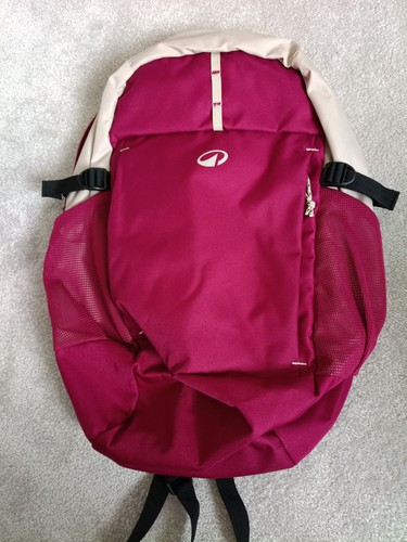 Brand new decathlon - quechua, 20