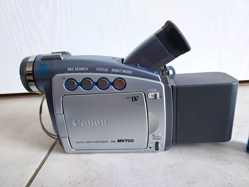 Canon mv700 minidv handheld - mv700,