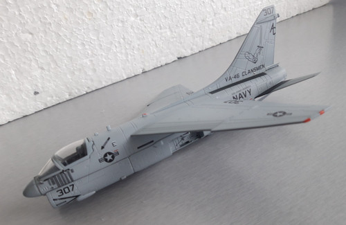 Herpa vought corsair - a-7e, ii