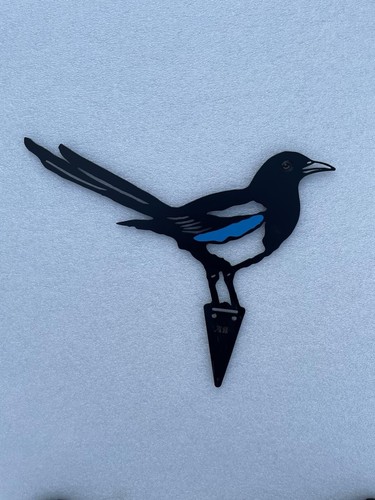 Magpie fence topper - magpie,