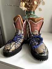 LOUIS VUITTON BOOTS - very