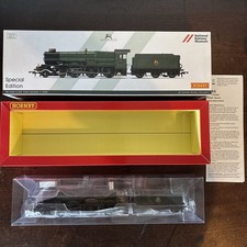 Hornby R3330 OO GAUGE BR KING