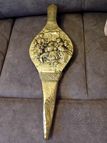 Vintage 1970s 6 brass - 6",