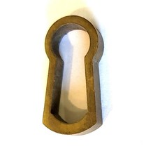 Brass thread escutcheon