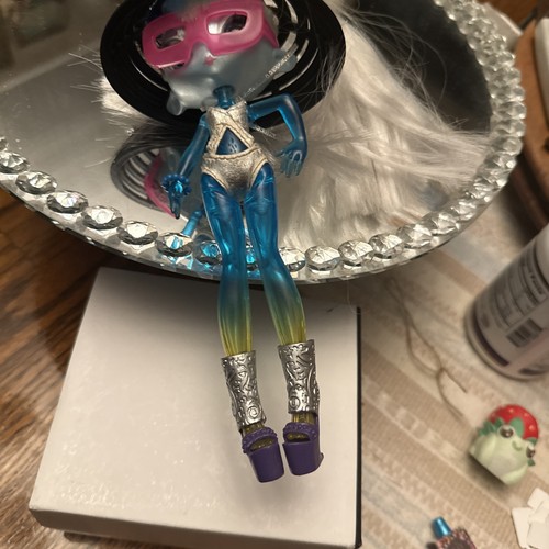 Novi stars doll - novi, una