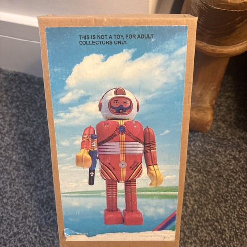Vintage tinplate robot working - tinplate,