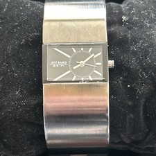 JEFF BANKS Ladies Rectangle