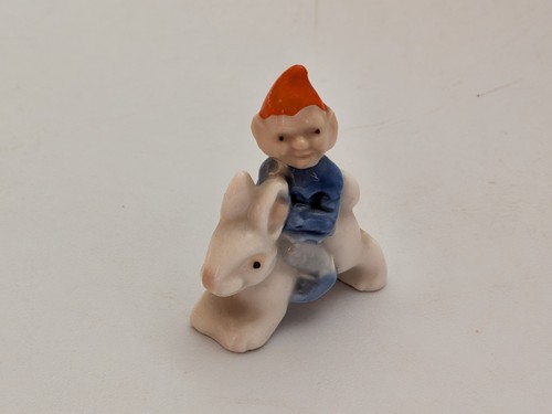 Wade leprechaun rabbit - leprechaun, a