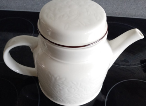 Beautiful royal doulton - royal,