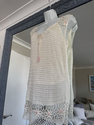 Gorgeous vintage cream crochet