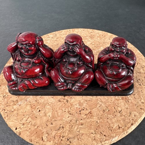Red joined resin - three, wise
