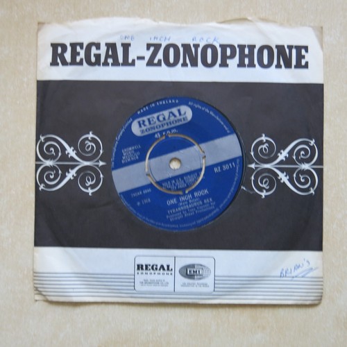 Tyrannosaurus rex one inch - one,
