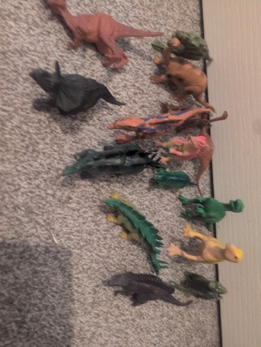 Small dinosaur figure bundle - small,