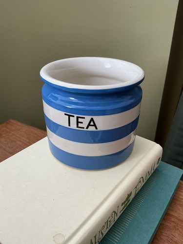 Green cornishware tea jar - t,