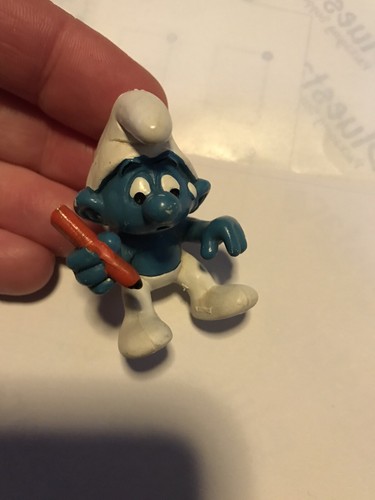 Smurf student school - smurf, desk
