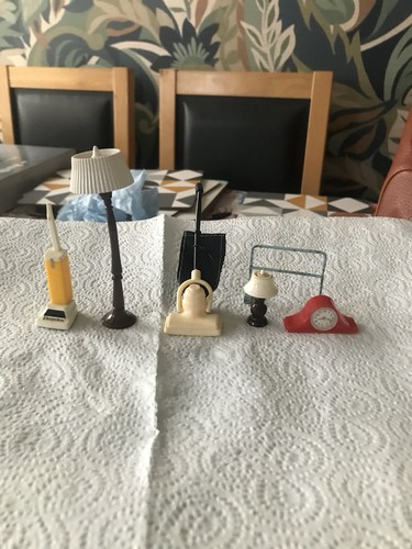 Vintage dolls house items - house,