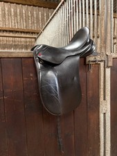 Black 18" Albion Dressage Saddle NM