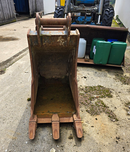 Two foot titan excavator - titan,