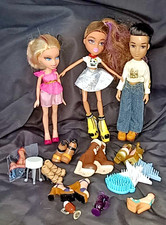 Job Lot Bundle of BRATZ Dolls Inc Some Shoes & Accessories LOT A