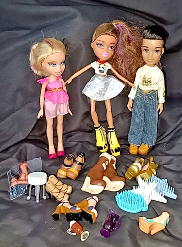 Job lot bundle bratz - bundle, dolls