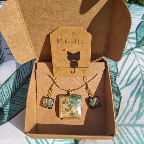 Handmade resin jewellery - resin,