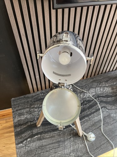 Spotlight wooden tripod - spotlight,