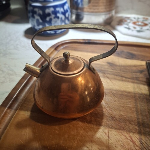Small vintage solid - small, tea