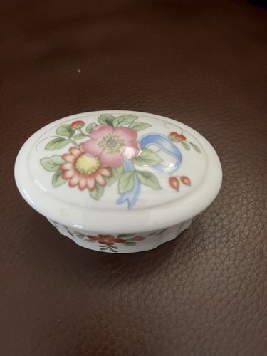 Wedgwood ribbon cascade - ribbon,