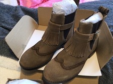 Celtic & Co. Chelsea Ankle Boots in Beige Suede Size 5 - New in Box