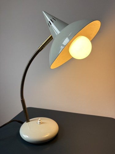 Witches hat desk - hat", mid