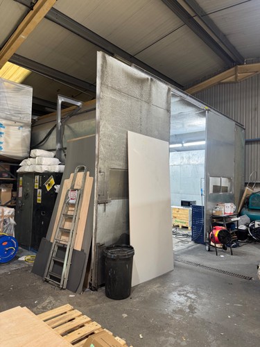 Industrial large spray booth - industrial,