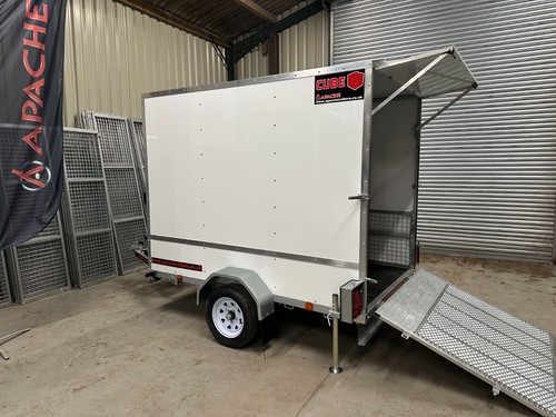 Brand new 7x4 - brand, box