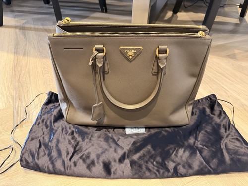 Prada grey galleria saffiano - grey,
