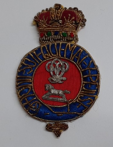 Queen own hussars cap badge - queen's,