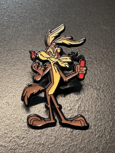 Wile coyote enamel pin badge - e,