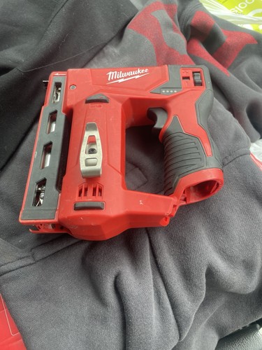 Milwaukee m12 staple gun 12v - m12,