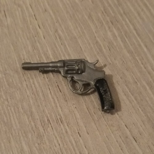 Joe weapon pistol - weapon, action