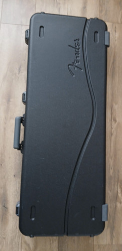 Fender deluxe molded case - fender,