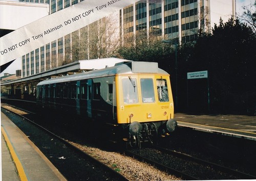 Cardiff queen street railway - street,