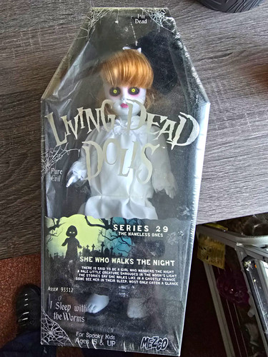 Mezco living dead dolls series - living,