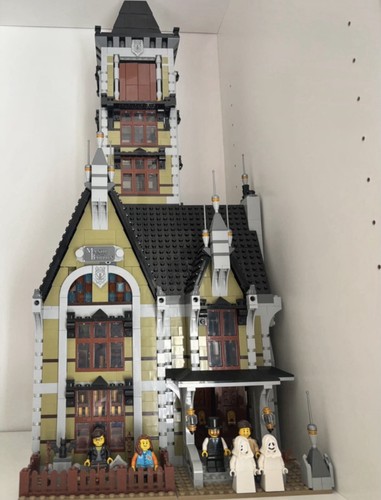 Retired lego icons haunted - retired,