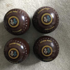 Drakes Pride professional lawn bowls, size4, date 29. Chestnut brown VGC