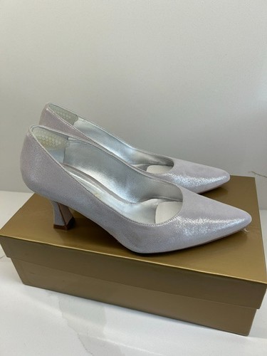 Ladies court shoe mid heel