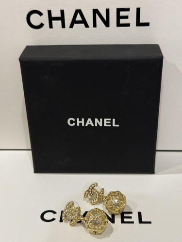 Chanel classic and pearl - chanel,