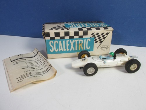 Working vintage scalextric - working,