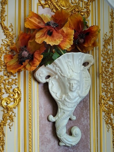 Wall pocket cornucopia form - pocket,