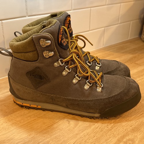North face back - north,