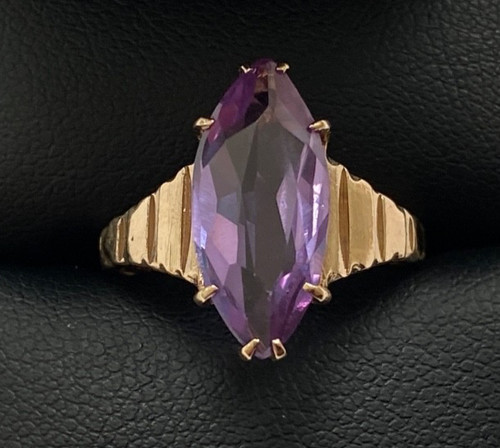 Vintage 9ct gold colour - gold,
