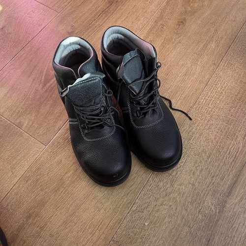 Men workboots size 12 - size,