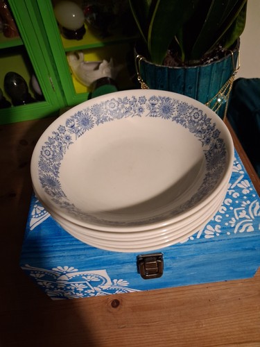 Royal doulton 7in - 6,